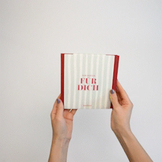 Geschenkbox verpacken