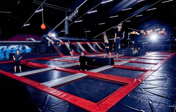 Trampolinhalle Duisburg für 2