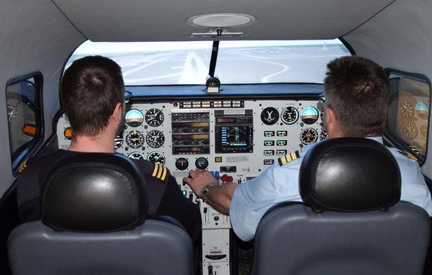 Full Flight Simulator Piper PA 34 Markranstädt (60 Min.)