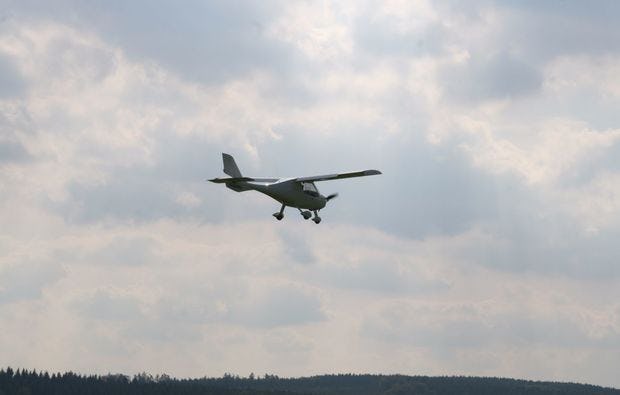 Flugzeug-Rundflug Schöngleina (60 Min.)