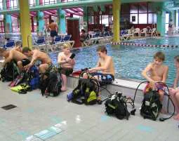 Tauchschnupperkurs im Pool Worms - 5