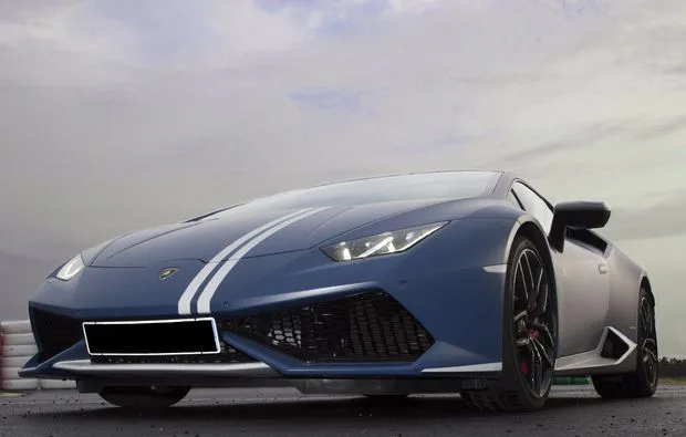 Lamborghini Huracan Avio fahren in Pavia (3 Runden)