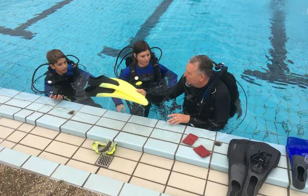 Tauchschnupperkurs im Pool Hochheim am Main - 3