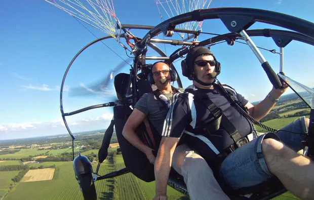 Motorgleitschirm-Rundflug Hörsten (45 Min.) - 2