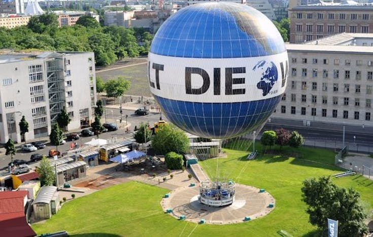 Aufstieg im Weltballon über Berlin