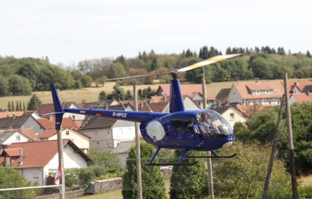 Romantik-Hubschrauber-Rundflug Burbach für 2 (20 Min.) - 2