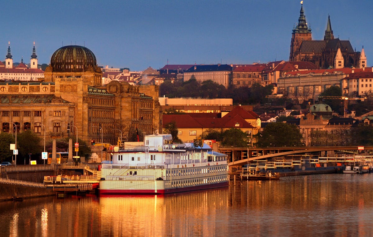 Städtetrip Prag und Schifffahrt auf der Moldau für 2 (2 Nächte)