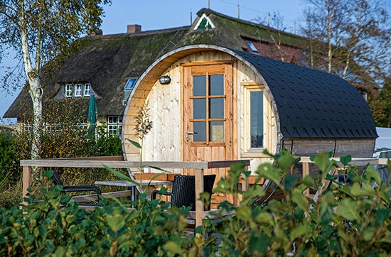 Übernachtung im Schlaffass am See Ostfriesland für 2