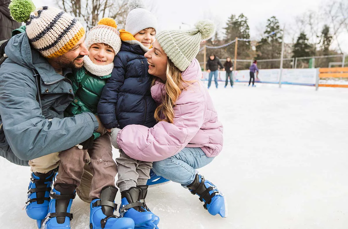 Eislaufen Berlin für 2 Erwachsene und 2 Kinder (Fr-So) - 1