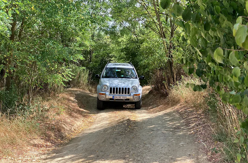 Geländewagen offroad fahren (Jeep Cherokee KJ) Großmehring