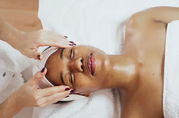 Gesichtsbehandlung (Glamour-Treatment) Stuttgart