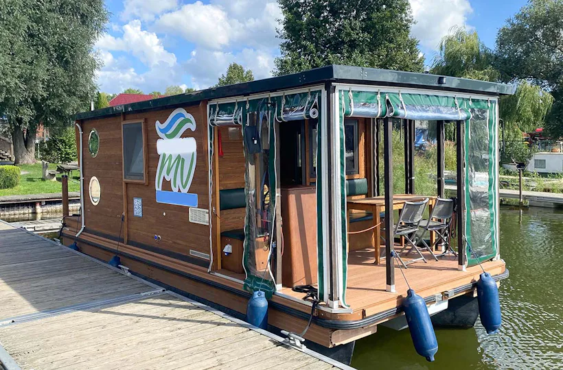 Hausboot Urlaub für 6 (4 Nächte) Priepert (6 Plätze - D7)