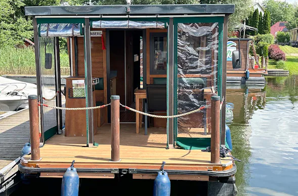 Hausboot Urlaub für 6 (4 Nächte) Priepert (6 Plätze - D9)
