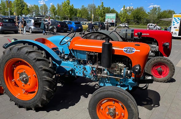 Lamborghini Traktor fahren Sindelfingen (Halbtags)