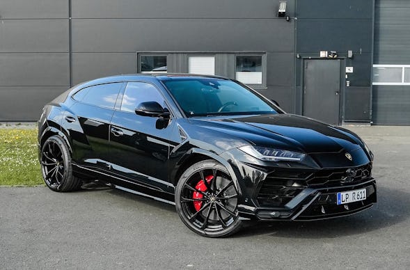 Lamborghini Urus mieten (Wochenende)