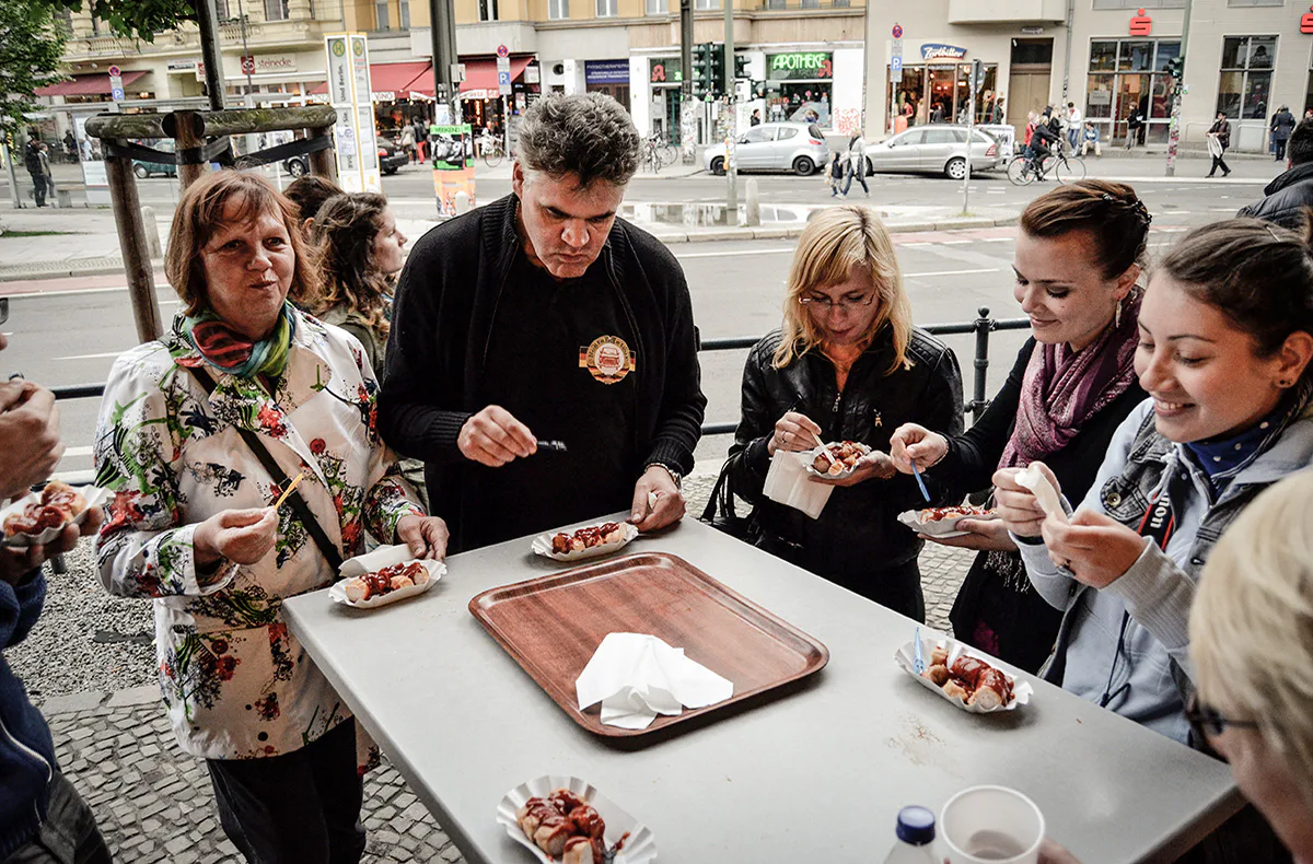 "Der geheime Osten" mit Currywurscht bei "Konnopke" - 5