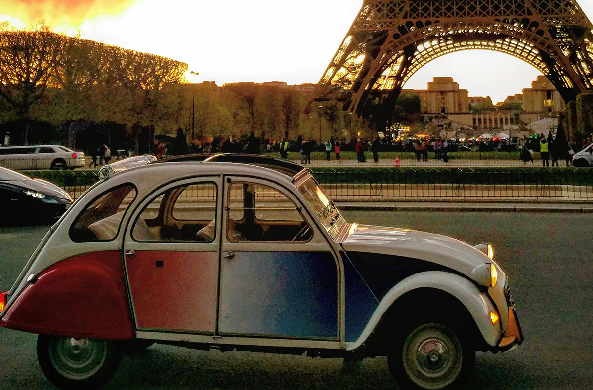 Paris Sightseeing in der Ente für 2 - 4