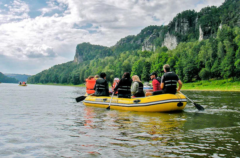Schlauchboottour durch die Sächsische Schweiz