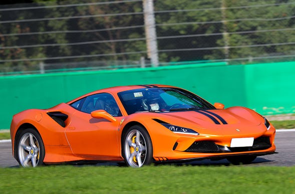 Ferrari F8 Tributo selber fahren Stevelot (2 Rdn.)