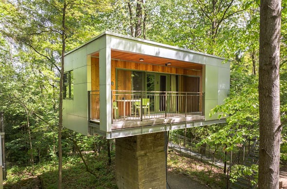 Übernachtung im Haus an der Mauer oder am Fundament (Mo-Do)