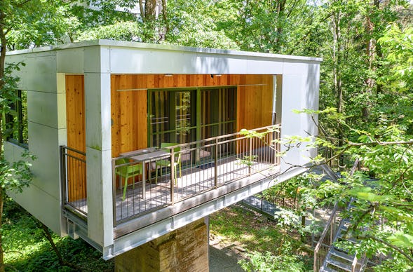 Übernachtung im Haus an der Mauer oder am Fundament (Fr-So)