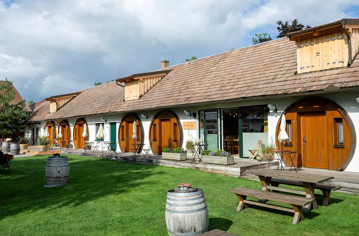 Urlaub mit Freunden im Weinfass mit Wellness Grub an der March - 3